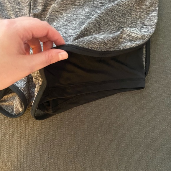 Reebok shorts Large - Picture 3 of 5